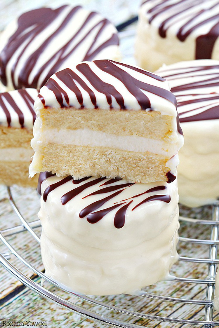 Copycat Zebra Cakes