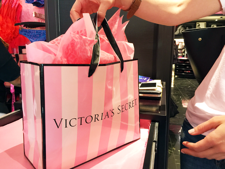 does victoria secret delivery uk