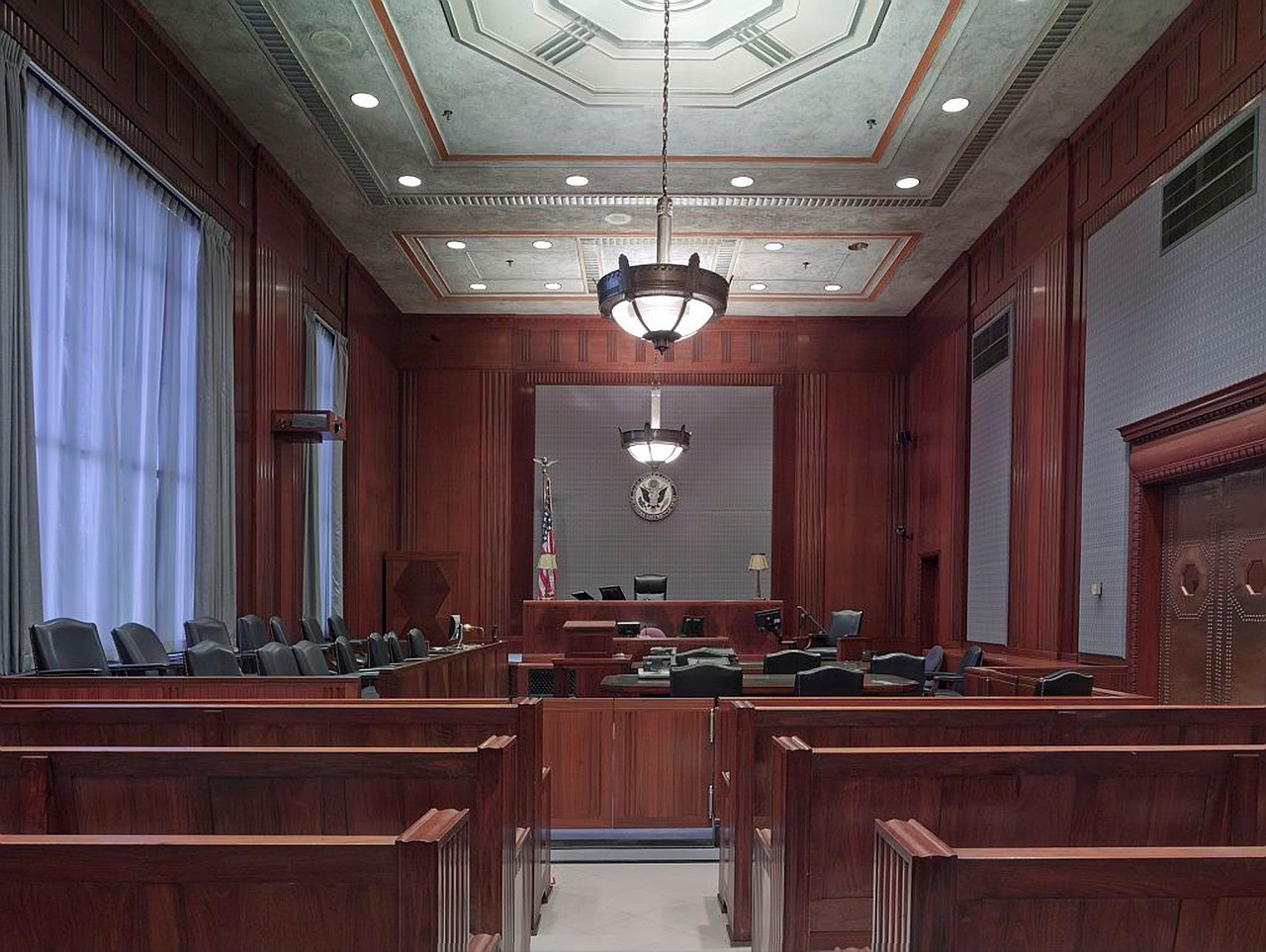 Give attorneys feedback about cases as an online juror through Online Verdict.