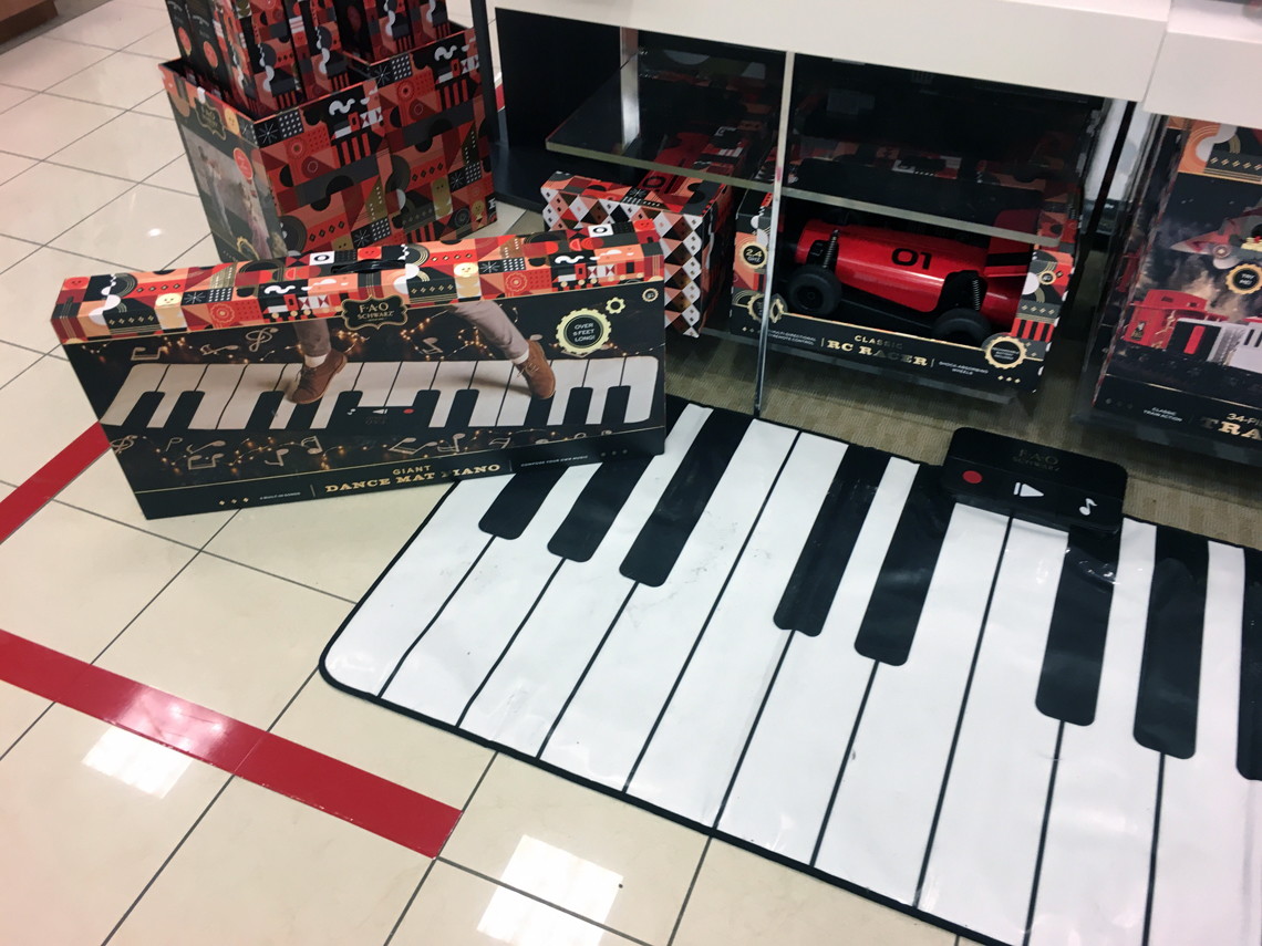 Fao Schwarz Motorized Train Set Or Piano Dance Mat Only 41