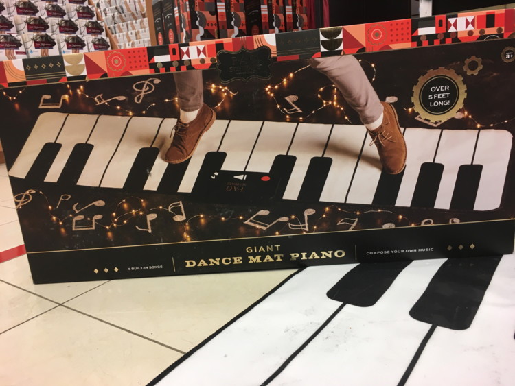 Fao Schwarz Motorized Train Set Or Piano Dance Mat Only 41