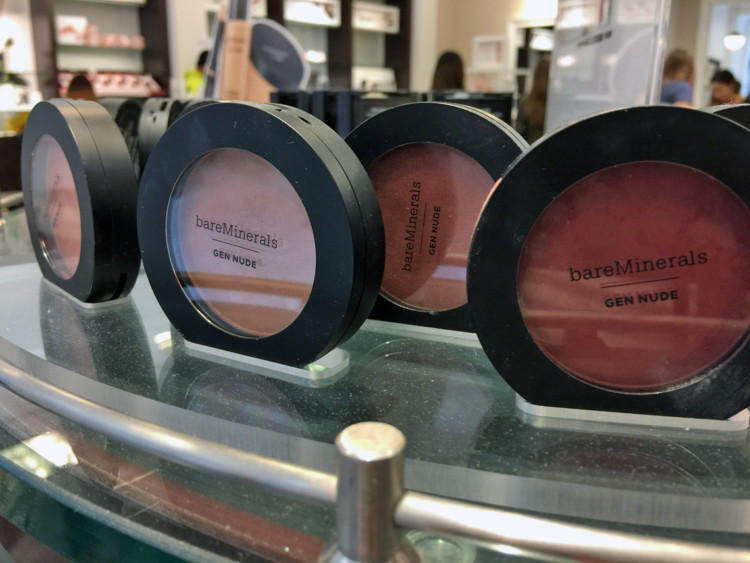 bareminerals-060718ea-1528398013-750x563.jpg