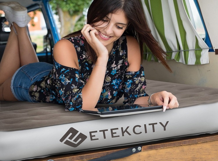 airmattress-1531402459-750x554.jpg