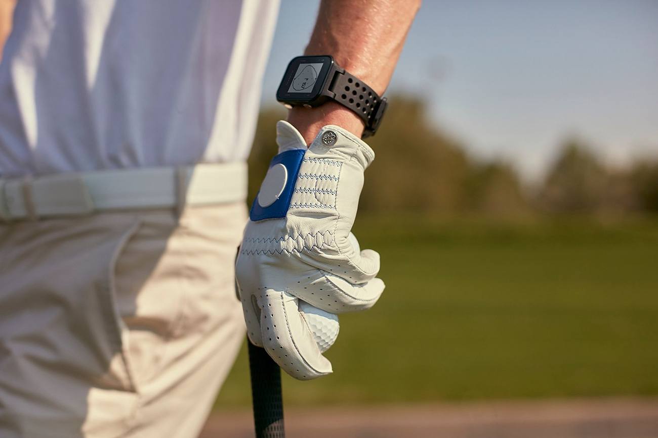 garmin-approach-s20-golf-watch-01-1531837572.jpg