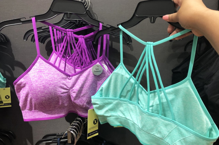 jcpenney-xersion-strappy-seamless-bra-8418d-1533413014-750x497.jpg