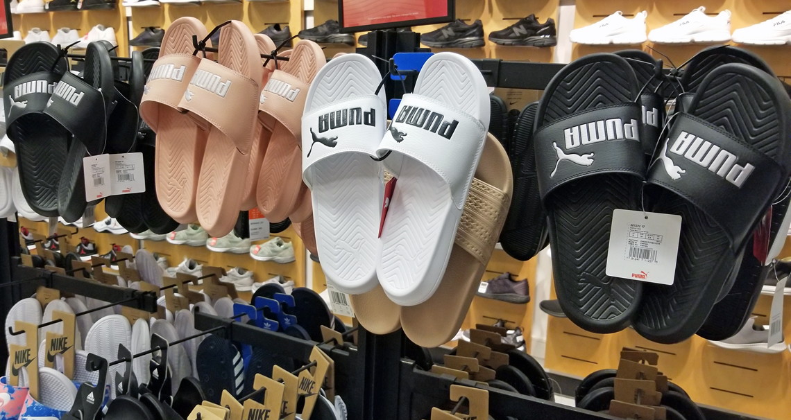 finishline-puma-slide-sandals-913-2-1536889575.jpg