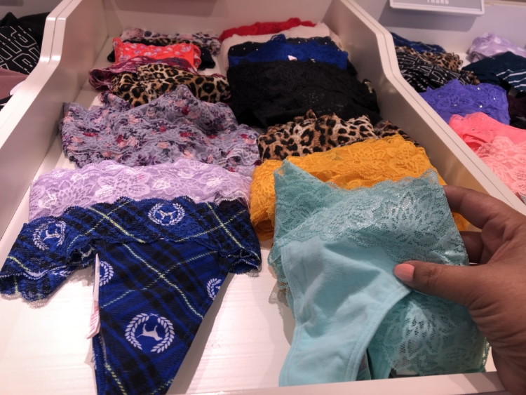 all-pink-panties-395-1019-4-1539960095-e1539960637829-750x563.jpg