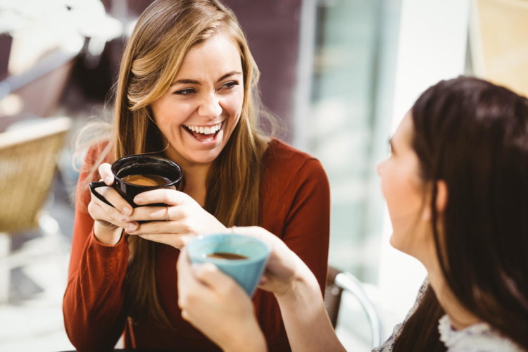 girlfriends-drinking-coffee-1540498113-750x500.jpg
