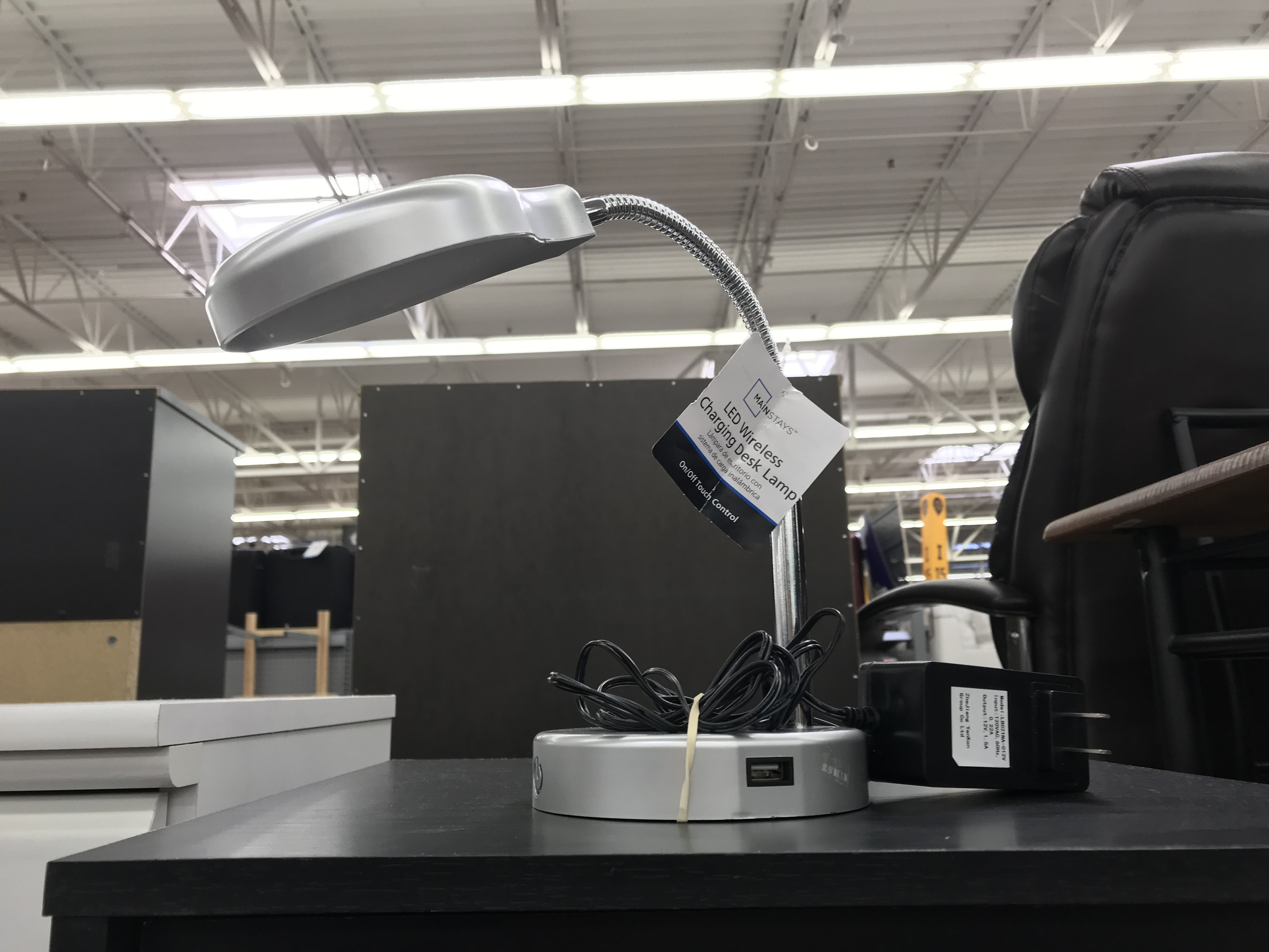 walmart-led-desk-lamp-021119b-1549899992.jpg