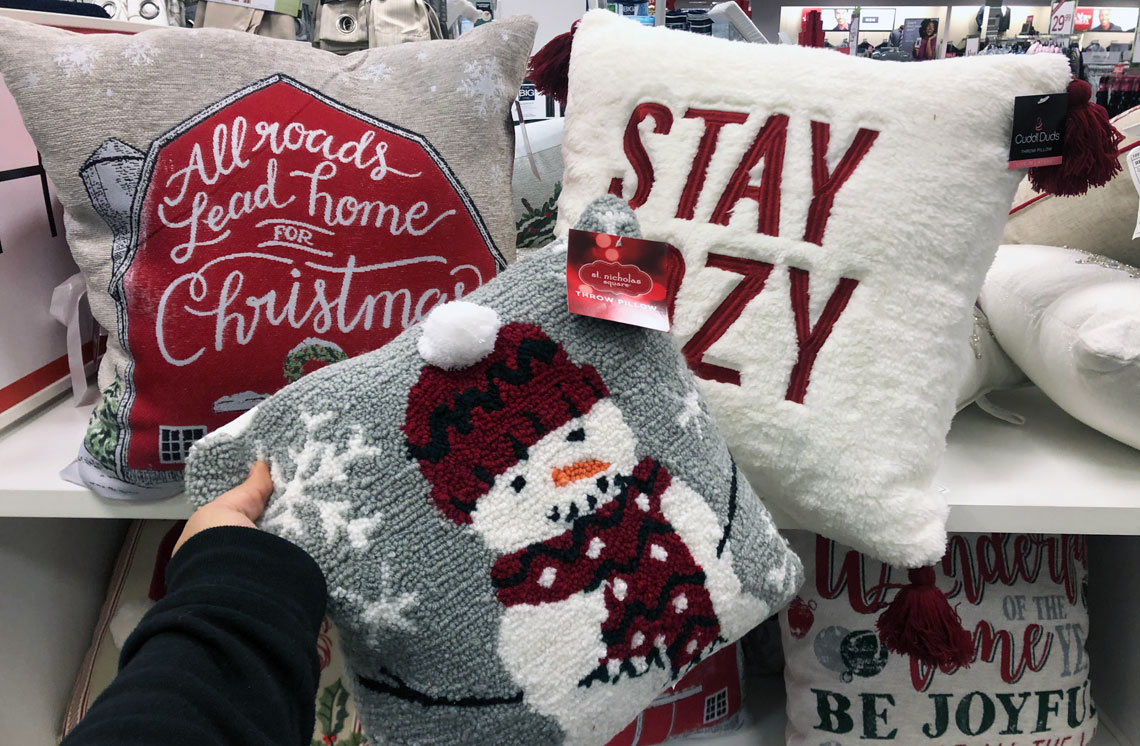 Stock Up On 8 Holiday Throw Pillows At Kohl S The Krazy Coupon