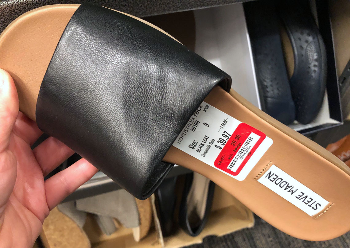 nike sandals nordstrom rack