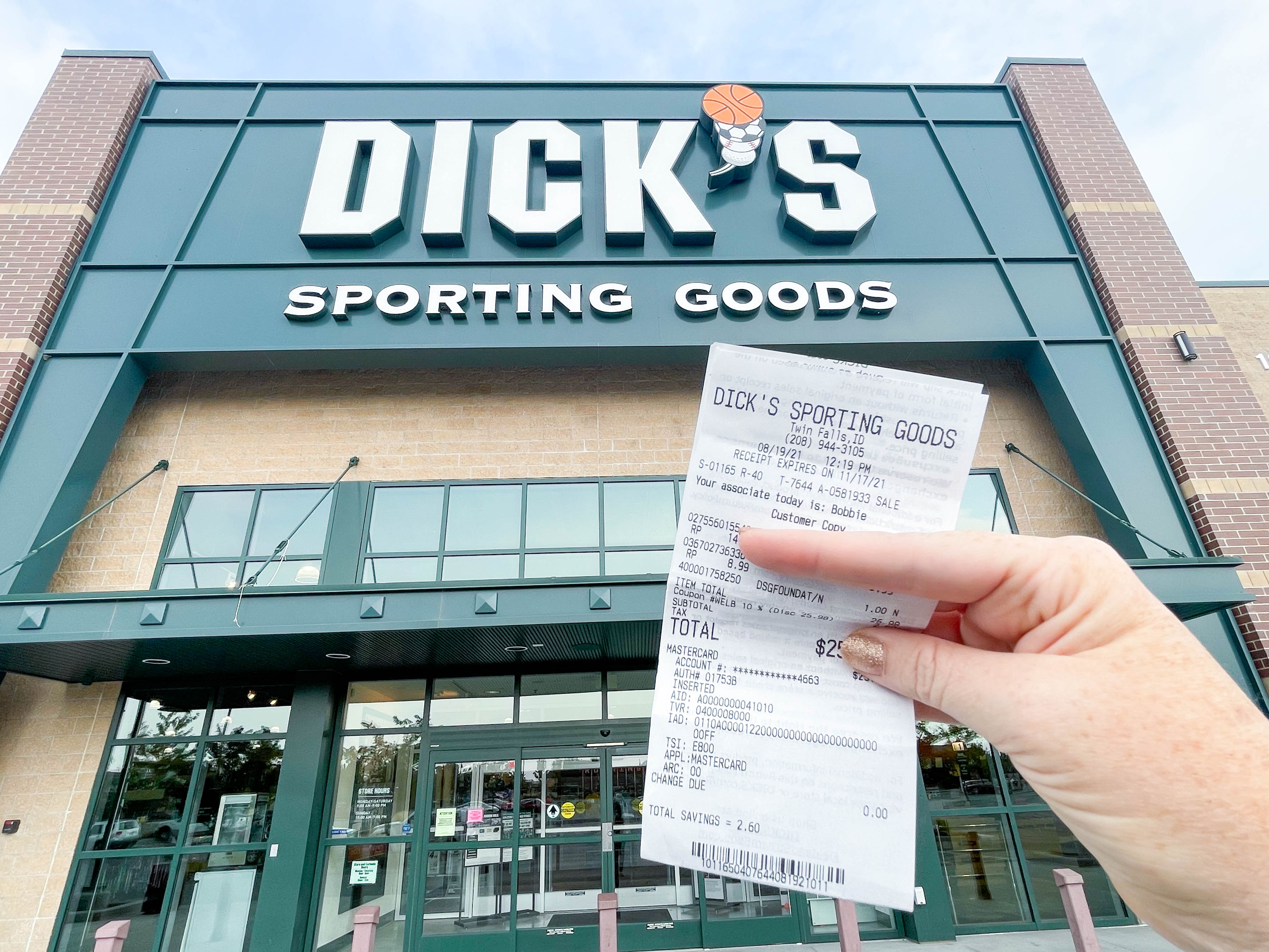 Dick's Sporting Goods: DSG Family Gear Priced to Win • Ads of the