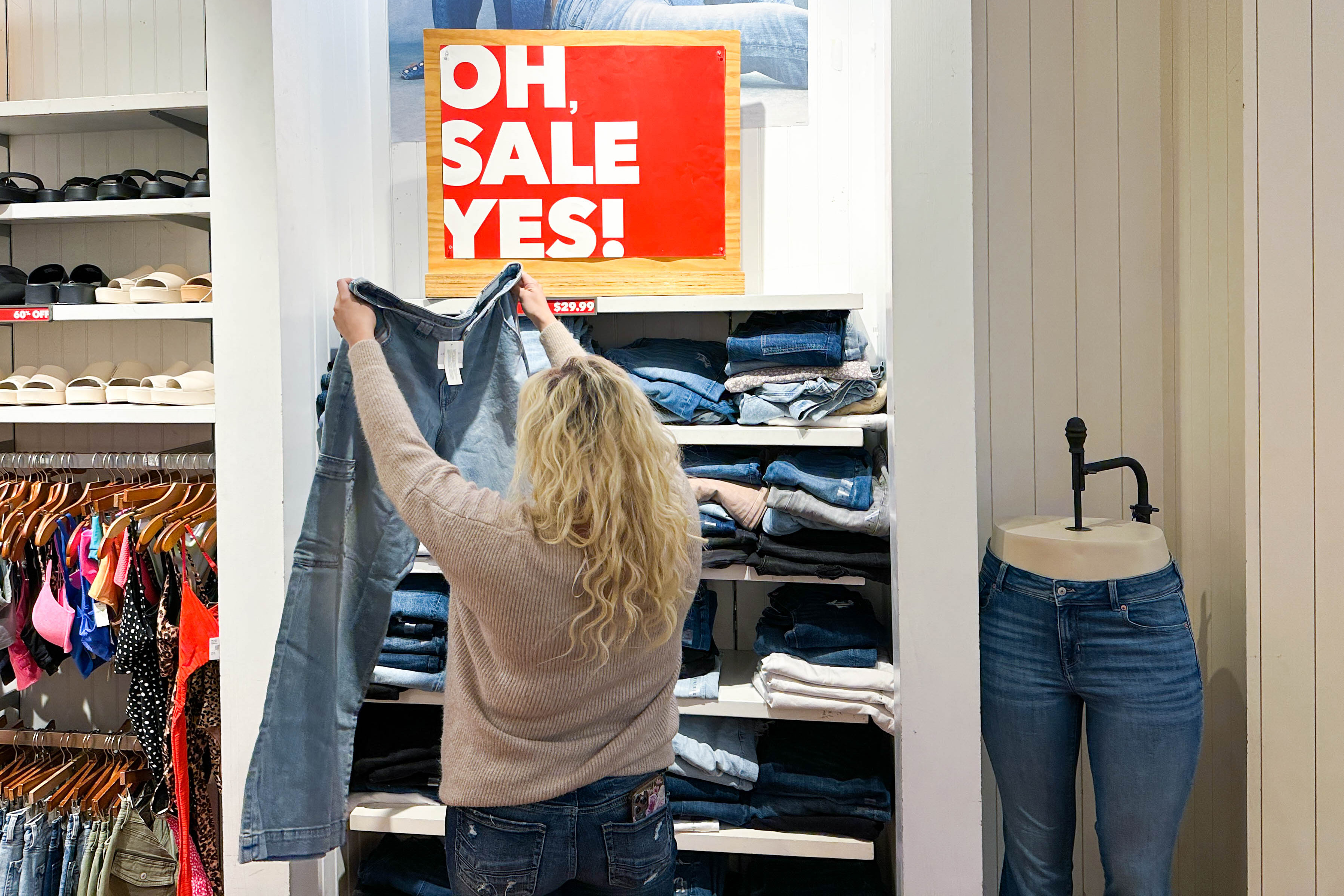 20 American Eagle Sale Hacks That'll Get You Free Jeans in 2023